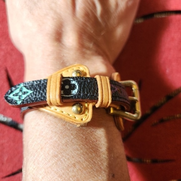 AUTHENTC WITH SERIAL CODE MONO. LOUIS VUITTON MURAKAMI BUCKLE LEATHER BRACELET. - Picture 8 of 8